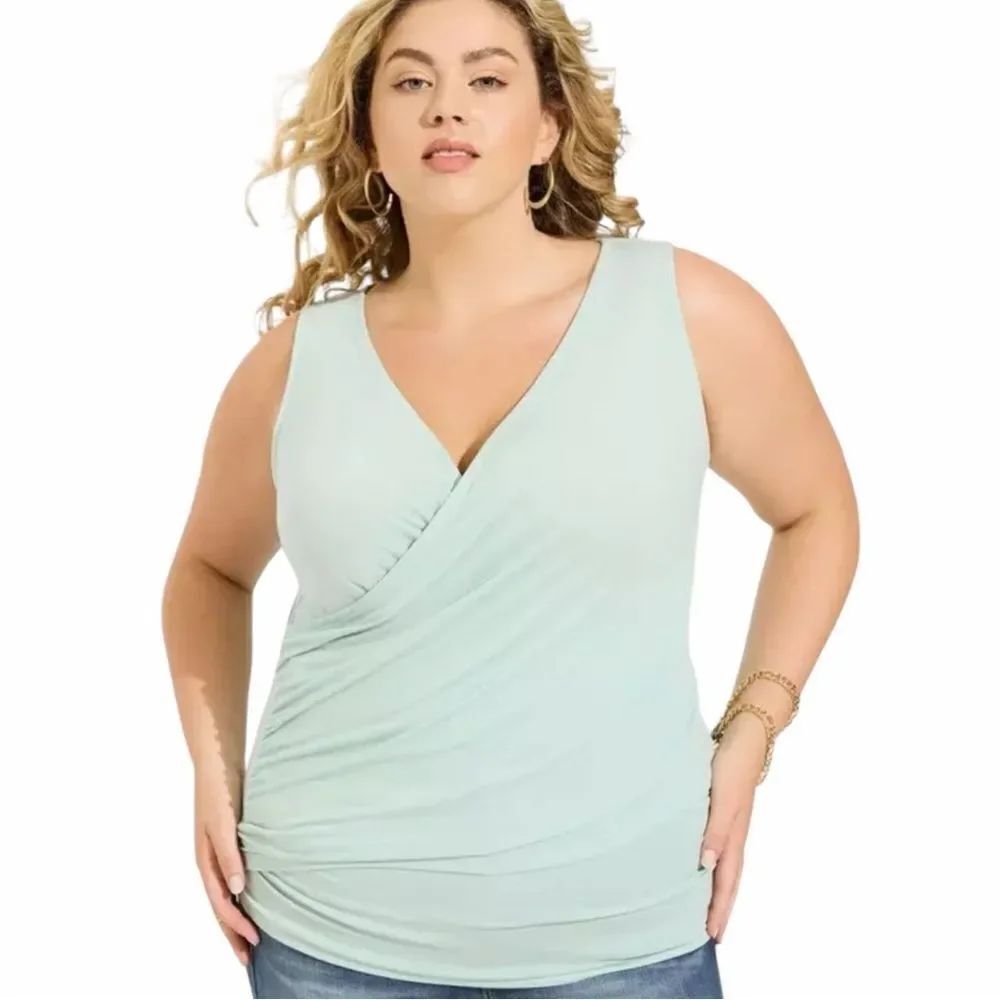 Torrid Plus Size Studio Tissue Jersey Jersey Surplice Tank in Harbor Gray 2 EUC